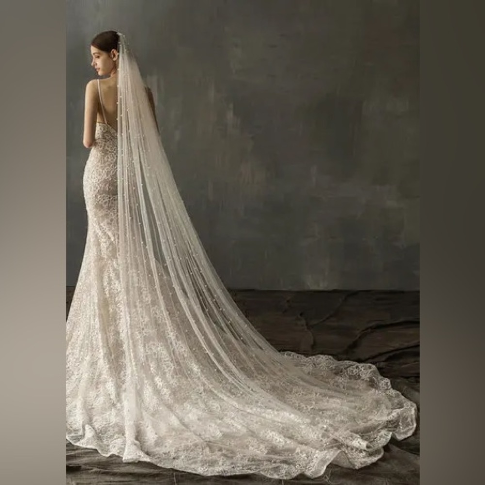 White One Tier Bridal Veil Chapel Length with Faux Pearls NWOT